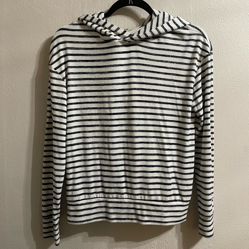 Cute women’s hooded sweatshirt!